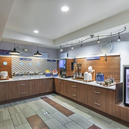 Holiday Inn Express & Suites Tulsa S Broken Arrow Hwy 51 By Ihg Esterno foto