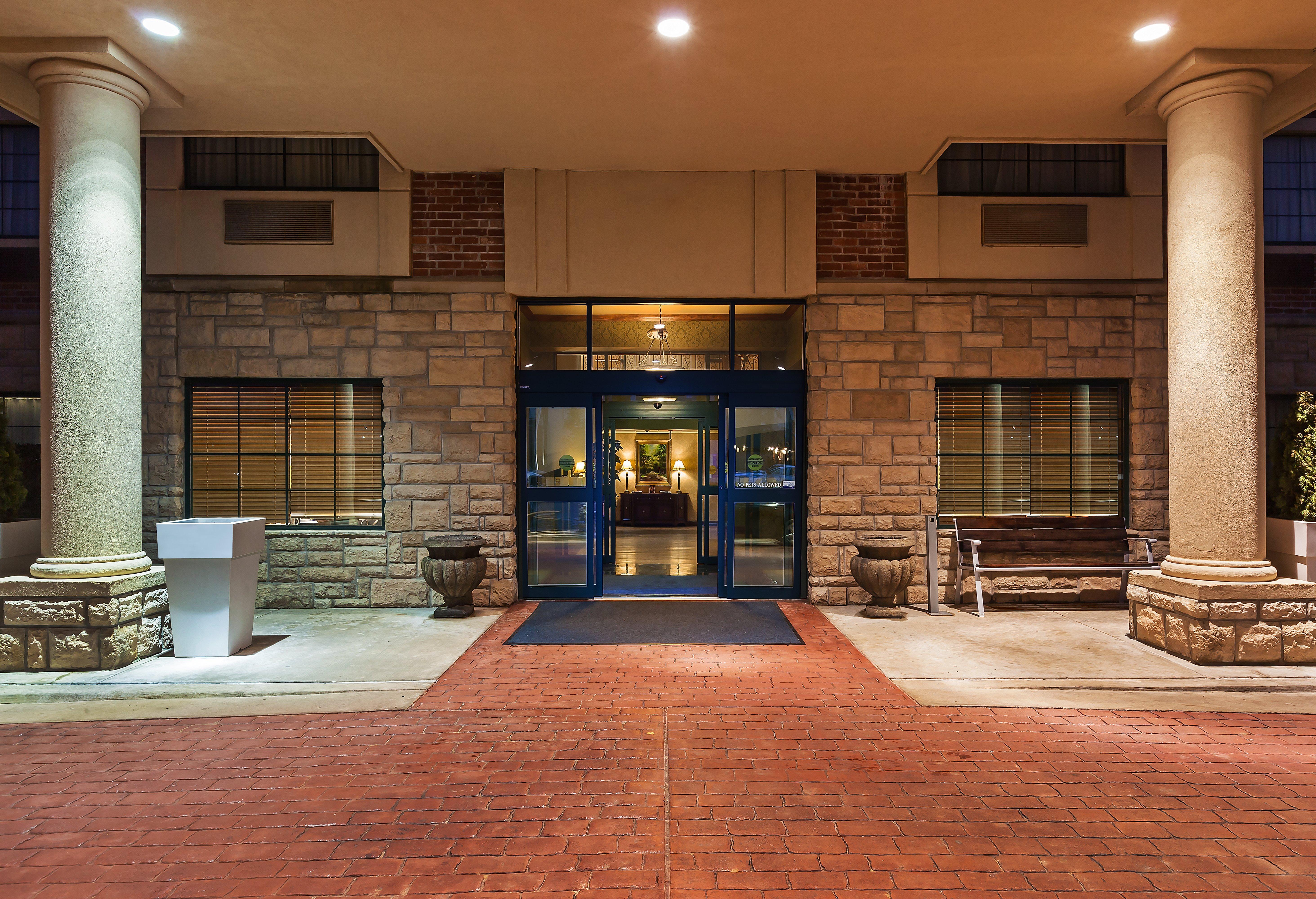Holiday Inn Express & Suites Tulsa S Broken Arrow Hwy 51 By Ihg Esterno foto