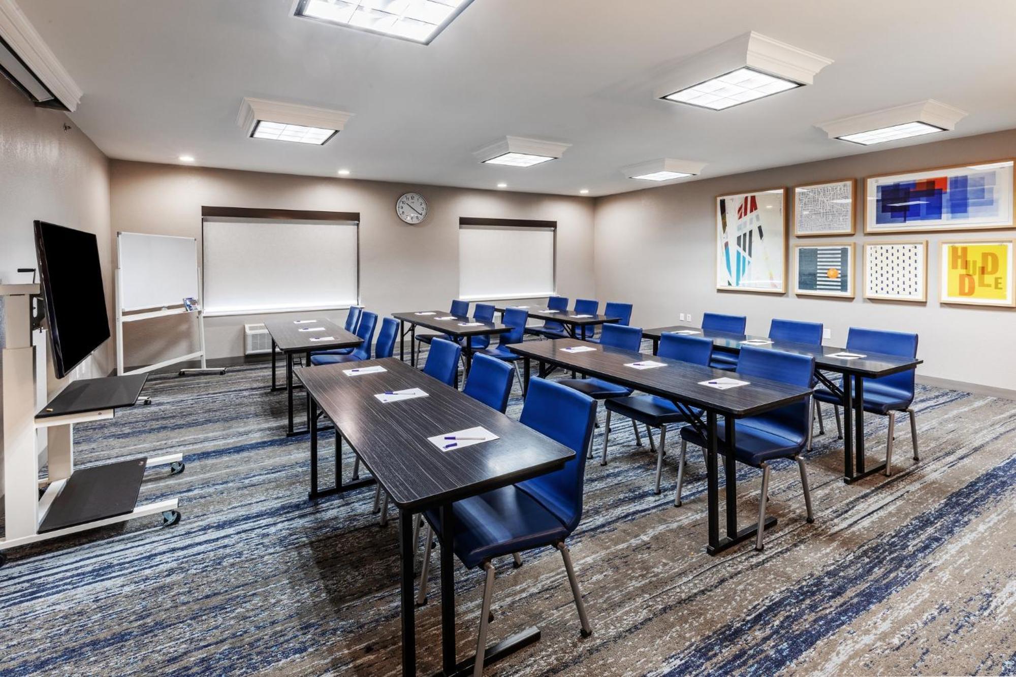 Holiday Inn Express & Suites Tulsa S Broken Arrow Hwy 51 By Ihg Esterno foto