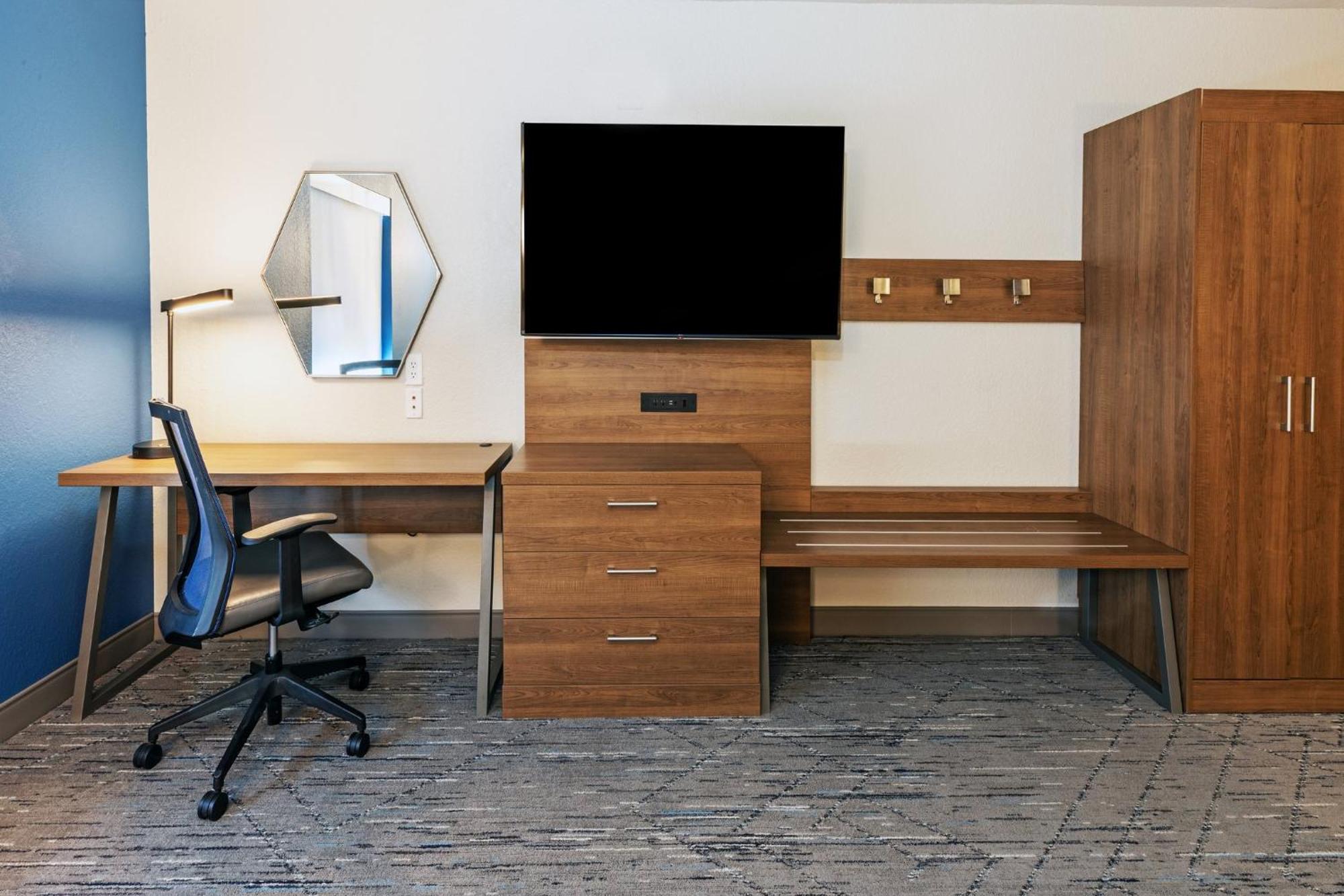 Holiday Inn Express & Suites Tulsa S Broken Arrow Hwy 51 By Ihg Esterno foto