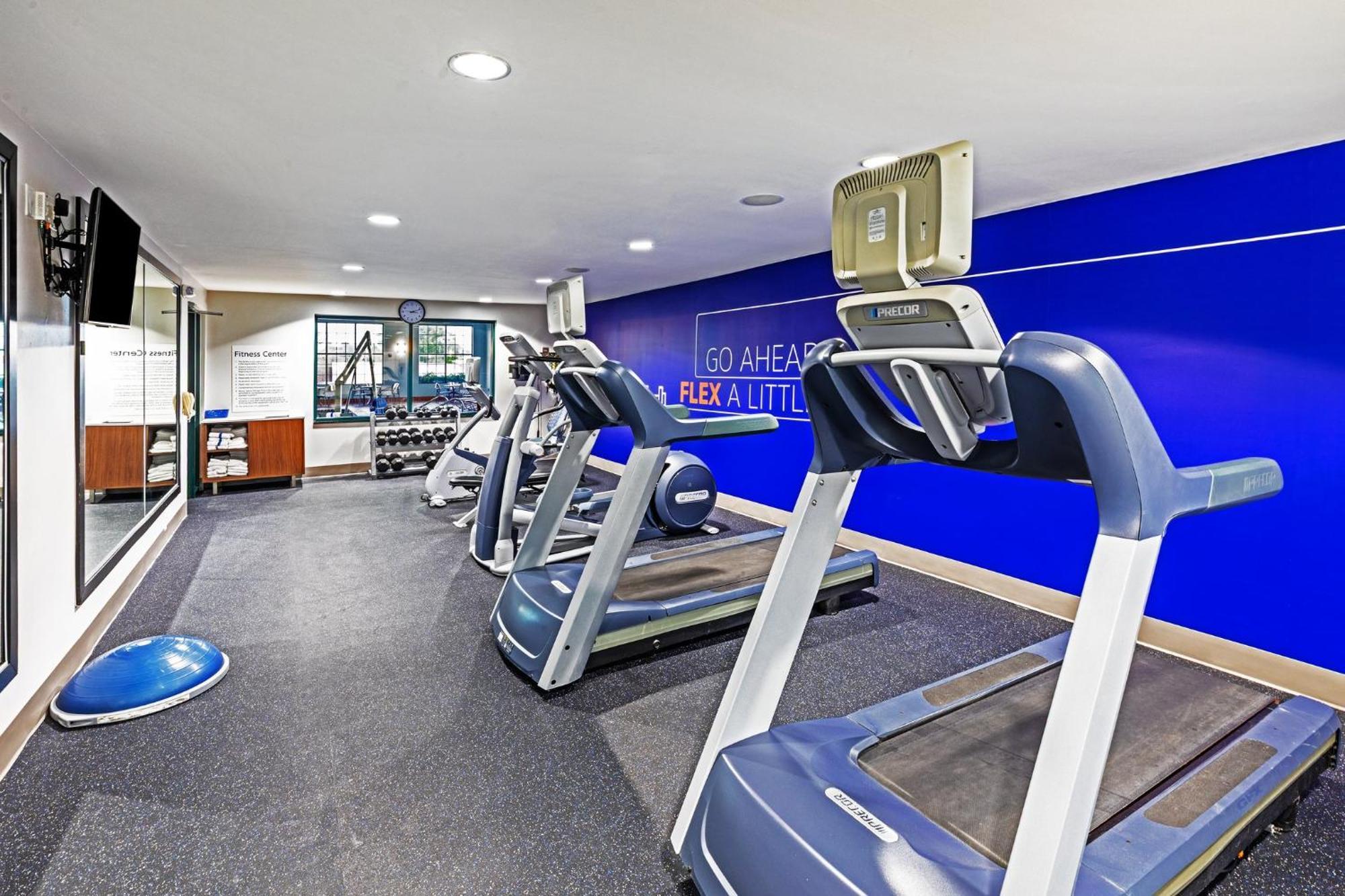 Holiday Inn Express & Suites Tulsa S Broken Arrow Hwy 51 By Ihg Esterno foto
