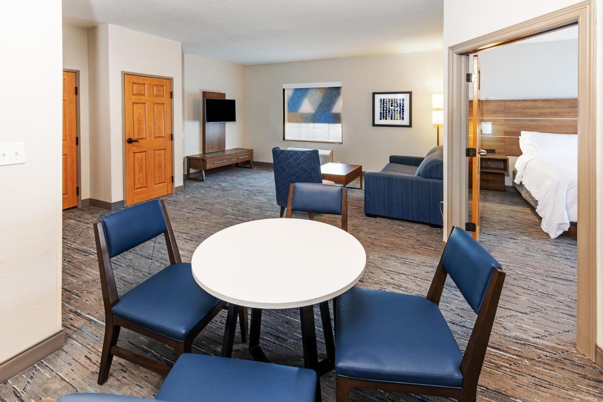 Holiday Inn Express & Suites Tulsa S Broken Arrow Hwy 51 By Ihg Esterno foto