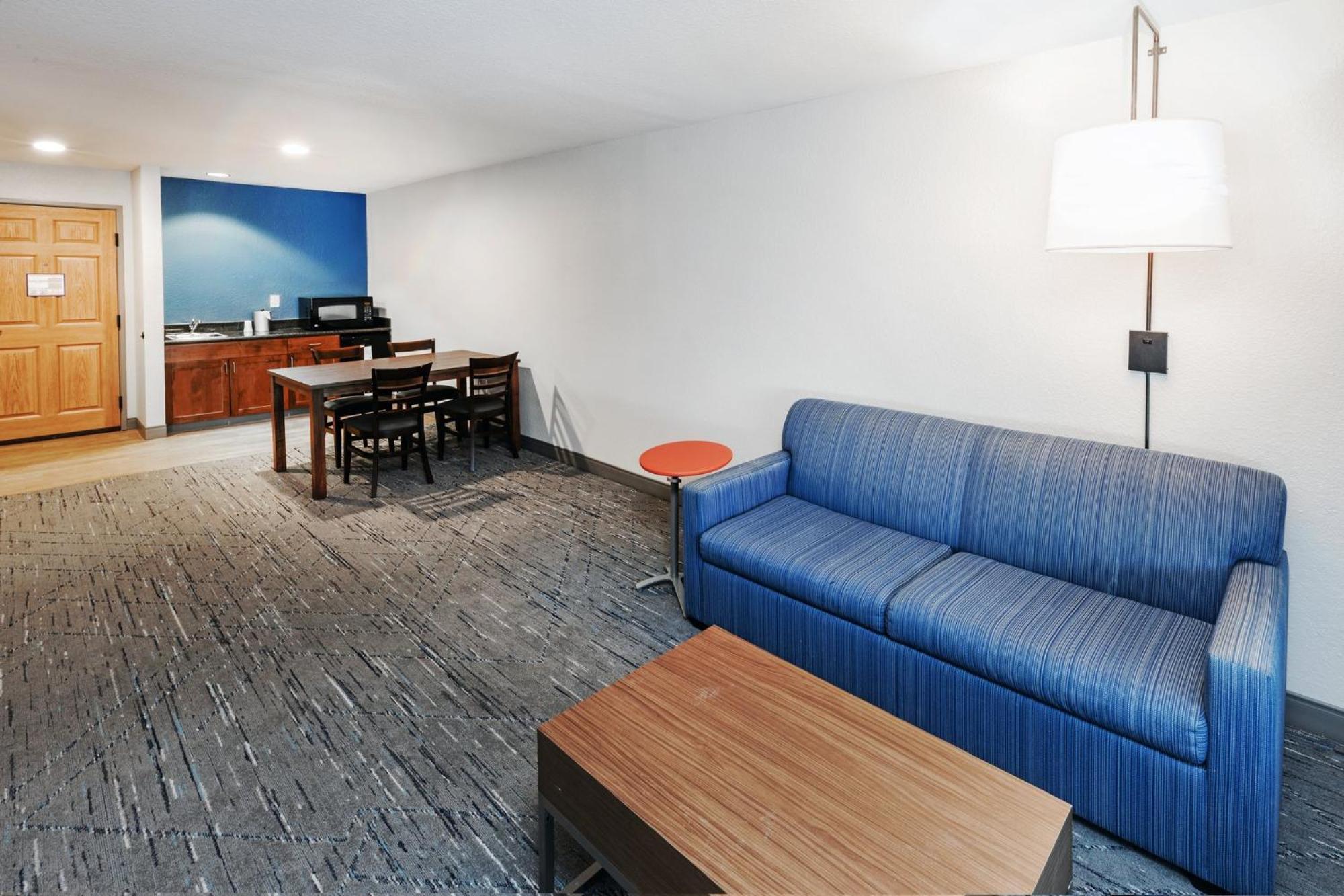 Holiday Inn Express & Suites Tulsa S Broken Arrow Hwy 51 By Ihg Esterno foto