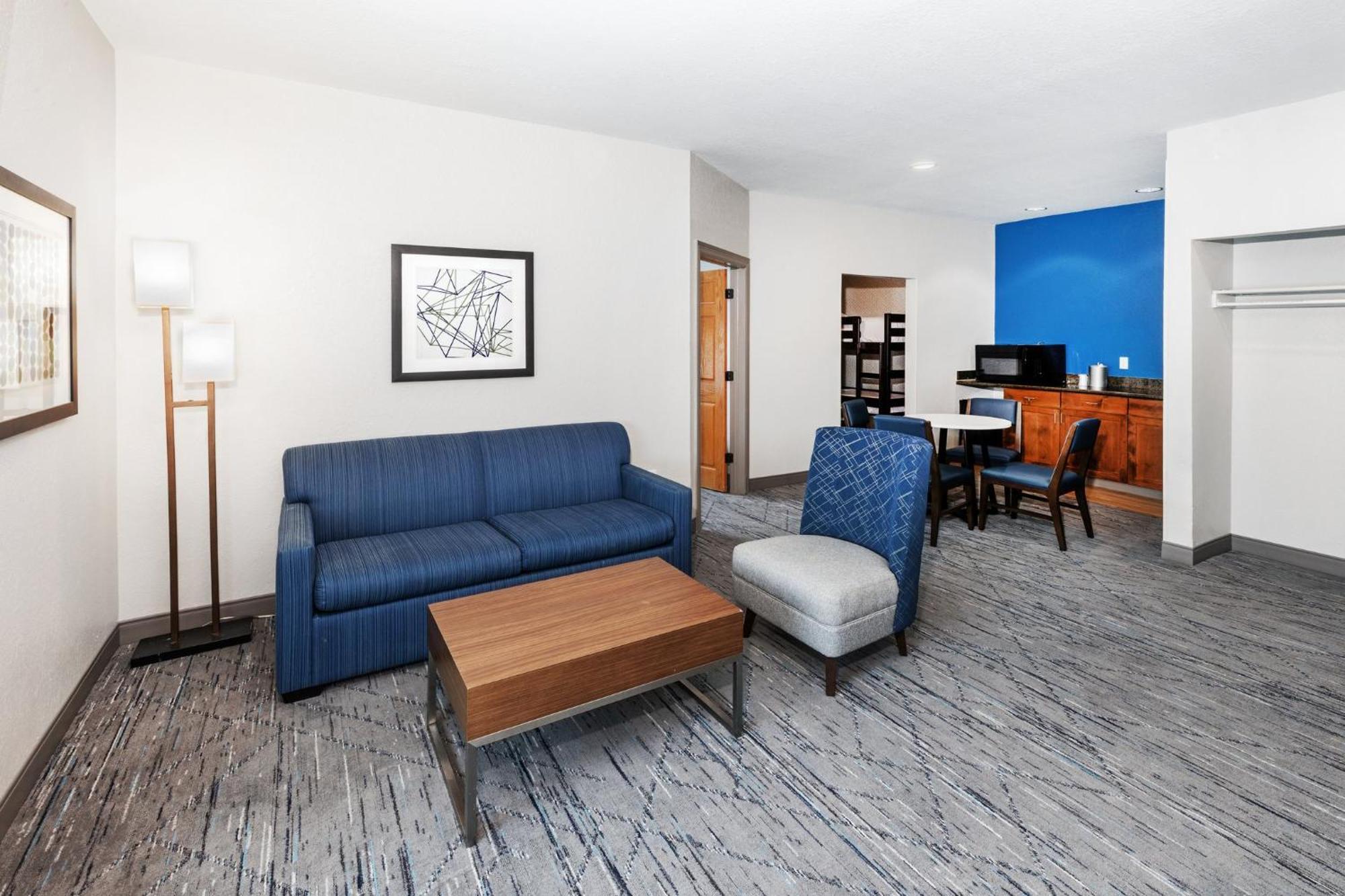 Holiday Inn Express & Suites Tulsa S Broken Arrow Hwy 51 By Ihg Esterno foto